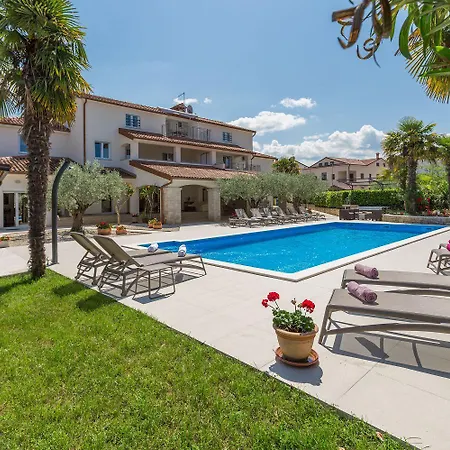 Mediterranes Mit 60m2 Pool, Bbq-bereich, Liegen, Waschmaschine * Poreč