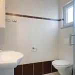 Mediterranes Mit 60m2 Pool, Bbq-bereich, Liegen, Waschmaschine