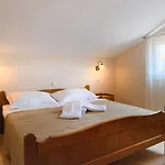 דירה Mediterranes Mit 60m2 Pool, Bbq-bereich, Liegen, Waschmaschine *