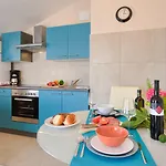 Mediterranes Mit 60m2 Pool, Bbq-bereich, Liegen, Waschmaschine *