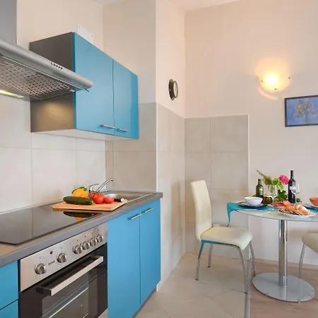 Mediterranes Mit 60m2 Pool, Bbq-bereich, Liegen, Waschmaschine פורץ