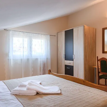 Mediterranes Mit 60m2 Pool, Bbq-bereich, Liegen, Waschmaschine * Пореч