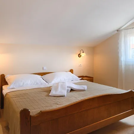 Appartamento Mediterranes Mit 60m2 Pool, Bbq-bereich, Liegen, Waschmaschine *