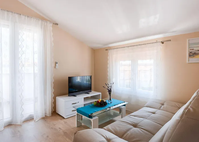 Mediterranes Mit 60m2 Pool, Bbq-bereich, Liegen, Waschmaschine Apartman *