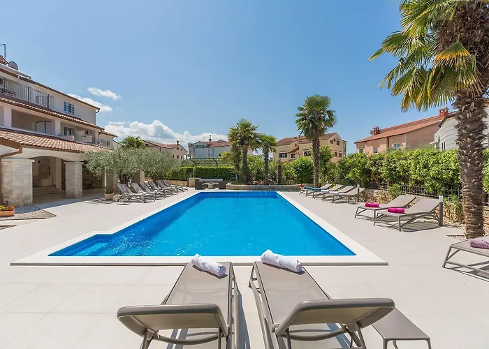 Lejlighed Mediterranes Mit 60m2 Pool, Bbq-bereich, Liegen, Waschmaschine