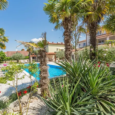 Apartamento Mediterranes Mit 60m2 Pool, Bbq-bereich, Liegen, Waschmaschine